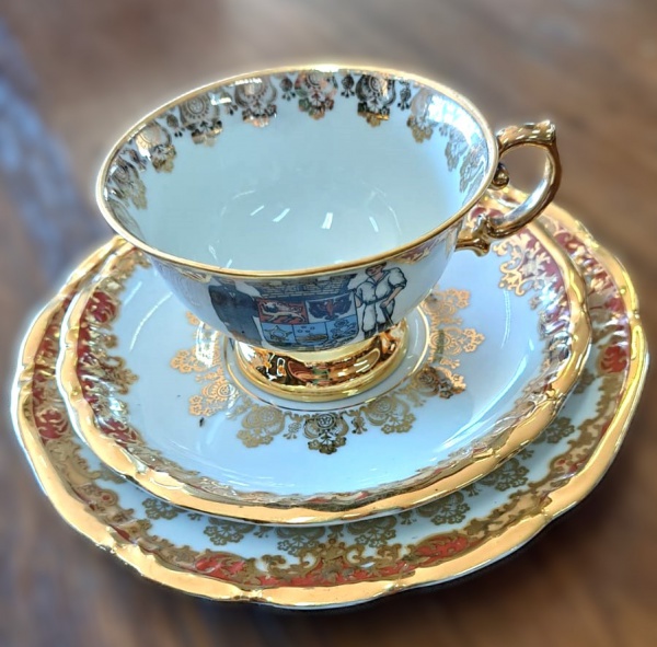 Joias . Aparelho de Jantar J&G Meakin SOL - 57 Peças. Porcelana foto 6