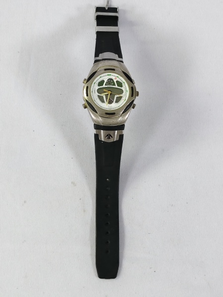 relógio de luxo da marca Rolex, modelo Submariner