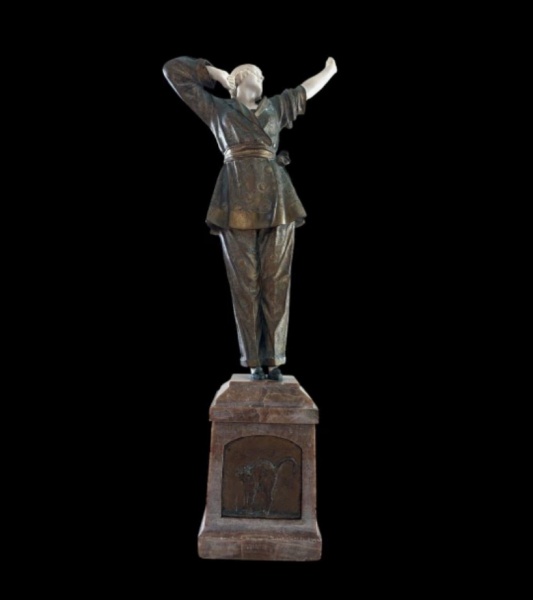 Chiparus, Demetre, (1886/1947), Pajama Girl, belíssima escultura Art Déco de bronze patinado