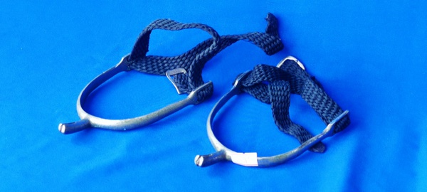 Arte . 45 - ESTRIBO CHINELO - LATÃO E CHAPA - 9 X 9,5 X 8 X 19 foto 8