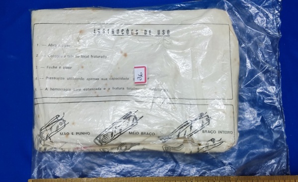Arte . ANTIGO PORTA CADEADO PARA SACO DE LONA DE OFICIAL OU CO foto 5
