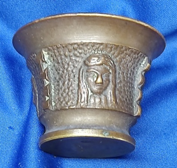 Arte . 592 - ALMOFARIZ SEM PISTILO - BRONZE - ROMA - 5,3 X 3,7 foto 4