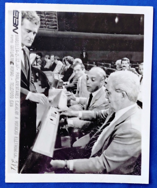 Arte . ASSEMBLÉIA NACIONAL CONSTITUINTE - FOTO - 2/12/87- INST foto 5