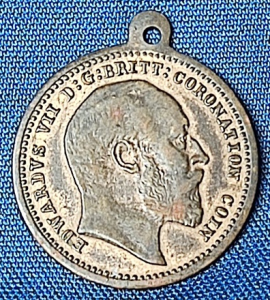 Arte . DISTINTIVO - ÍCARO OU FIGURA ALADA - VITÓRIA - METAL BA foto 1