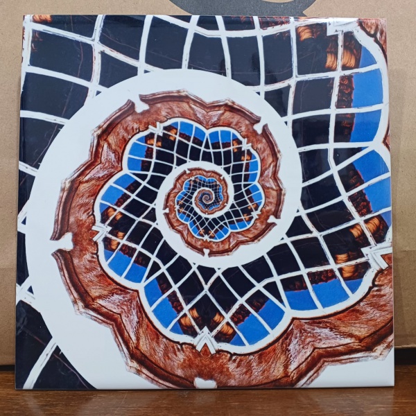Joias . Pão de Açucar" Sem assinatura. O.s.azulejo, med. 15 foto 2