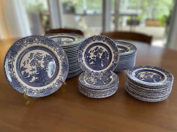 Joias . EIT, ENGLAND IRONSTONE TABLEWARE - RARO CONJUNTO DE 56 PRATOS EIT ENGLAND BLUE ...