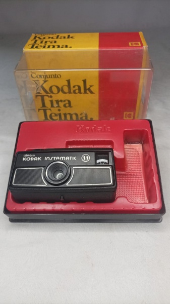 Joias . Câmera anologica completa Kodak instamatic 177XF bem co foto 1