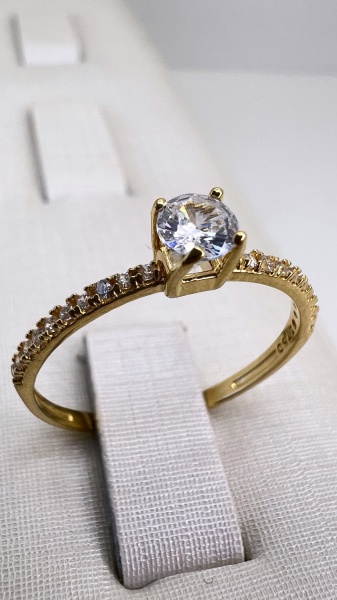 Joias . ANEL CORAÇÃO CONFECCIONADO EM OURO AMARELO 18K, COM ZIR foto 5
