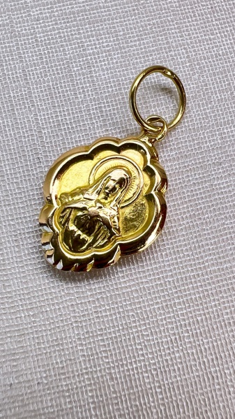 Joias . BRINCO ARGOLA CONFECCIONADA EM OURO AMARELO 18K, COM ZI foto 4