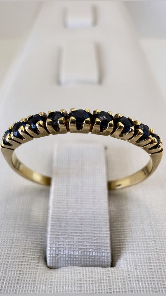 Joias . MEIA ALIANÇA CONFECCIONADA EM OURO AMARELO 18K. COM PER foto 1