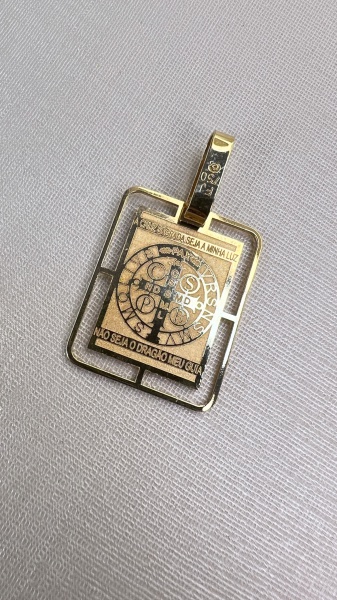 Joias . BRINCO VIVARA CONFECCIONADA EM OURO BRANCO 18K. COM DIA foto 6