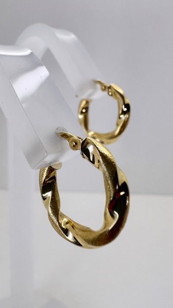 Joias . BRINCO TORCIDO CONFECCIONADA EM OURO AMARELO 18K. COM 2 foto 8