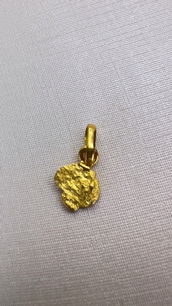 Joias . PINGENTE PEPITA CONFECCIONADA EM OURO AMARELO 18K. TAMA foto 6