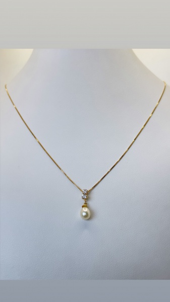 Joias . MEIA ALIANÇA CONFECCIONADO EM OURO AMARELO 18K, COM 9 R foto 4