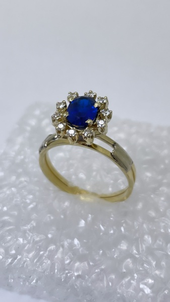 Joias . MEIA ALIANÇA CONFECCIONADO EM OURO AMARELO 18K, COM 9 R foto 5