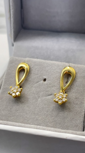 Joias . ANEL ALIANÇA CONFECCIONADO EM OURO BRANCO 18K, COM 38 B foto 4