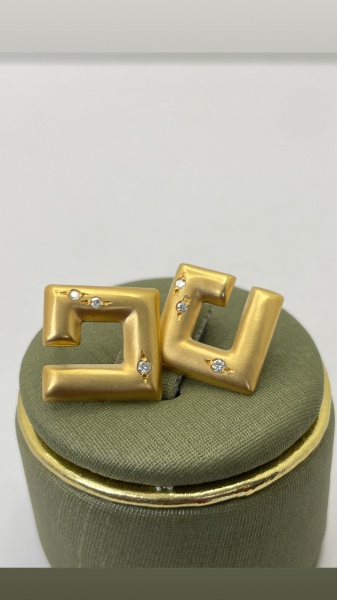 Joias . BRINCO FLOR CONFECCIONADO EM OURO AMARELO 18K, COM 14 B foto 2