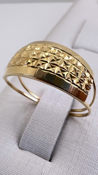 Joias . ANEL CONFECCIONADO EM OURO AMARELO 18K. COM 1 DIAMANTE foto 1