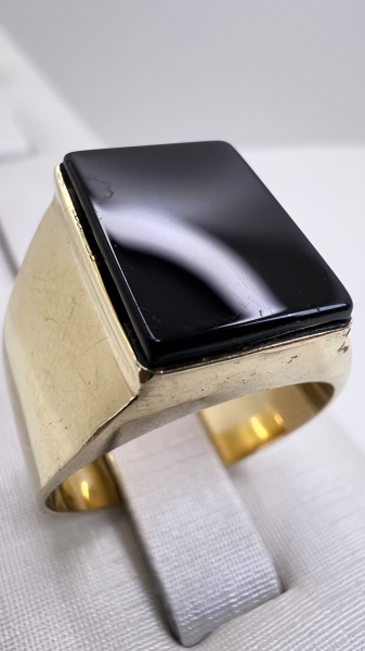 Joias . ANEL CONFECCIONADO EM OURO AMARELO 18K. COM 1 DIAMANTE foto 3