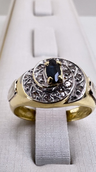 Joias . ANEL CONFECCIONADO EM OURO AMARELO 18K. COM 1 DIAMANTE foto 4