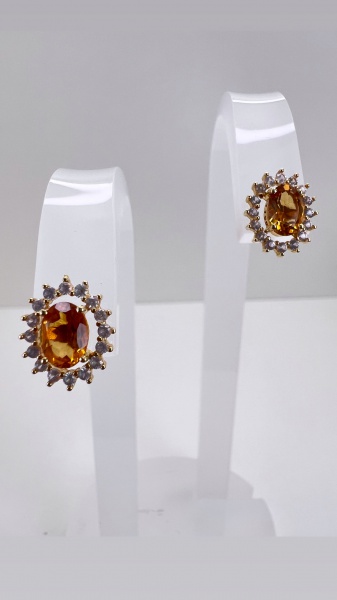 Joias . ANEL VIVARA CONFECCIONADO EM OURO AMARELO 18K. COM ZIRC foto 1