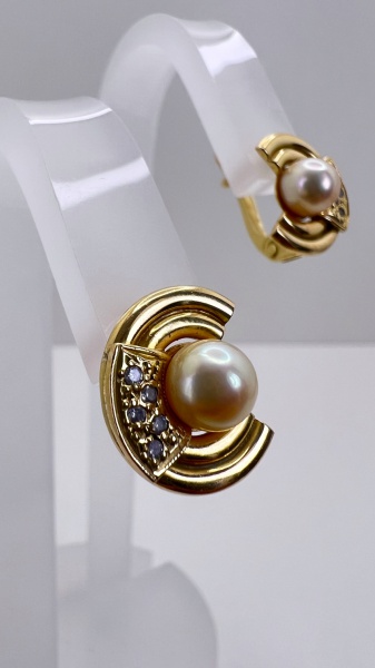 Joias . ANEL VIVARA CONFECCIONADO EM OURO AMARELO 18K. COM ZIRC foto 2