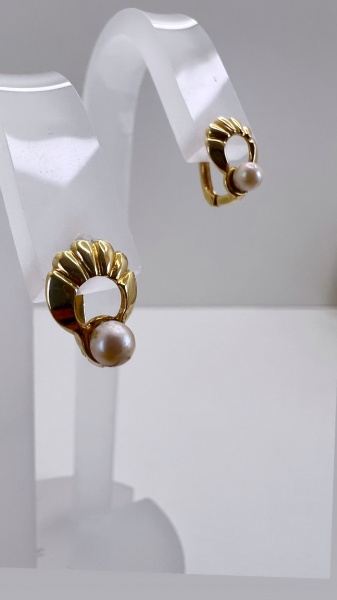 Joias . ANEL VIVARA CONFECCIONADO EM OURO AMARELO 18K. COM ZIRC foto 3