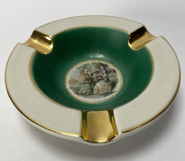 Joias . 6 xícaras para café e respectivos pires em porcelana. 7 foto 3
