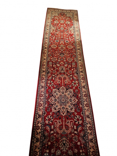 Joias . Passadeira persa em excelente estado. Mede: 510cm x 81cm. 4,10 m2