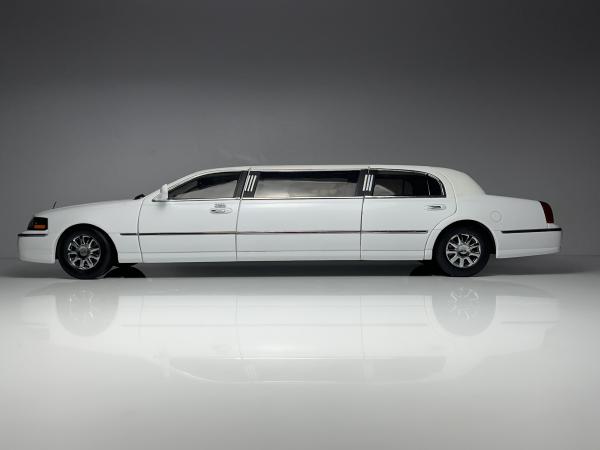 2003 Lincoln Town Car Limousine Branco - Sun Star Escal