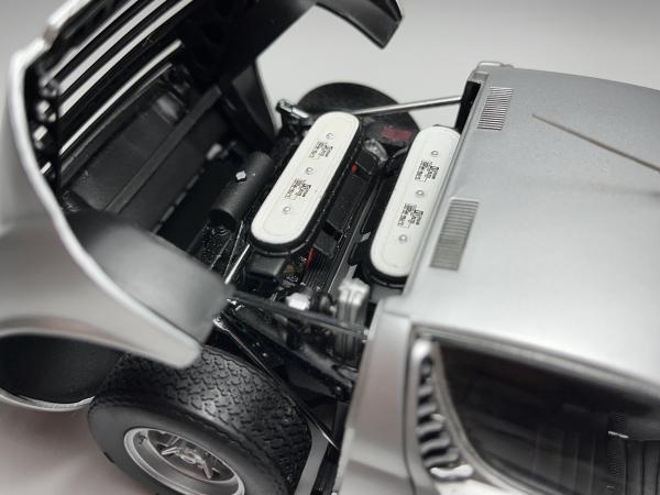 Lamborghini Miura P400SV Prata - Kyosho Escala 1/18 min