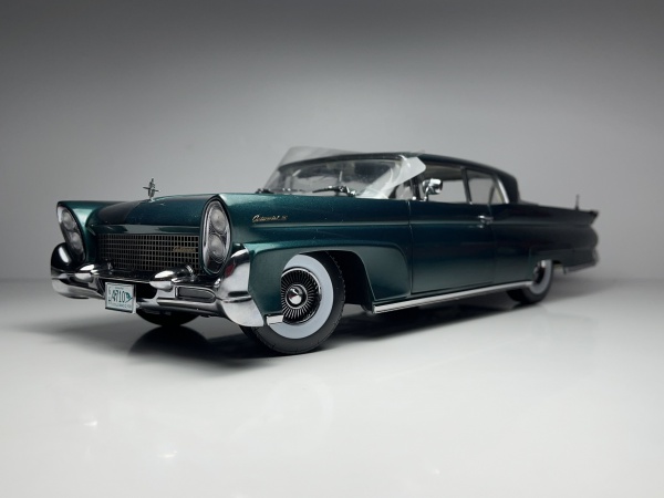 1957 Chevy 150 Utility Sedan Azul Claro e Verde - Highw