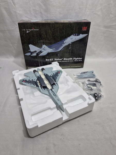 Miniatura Avião Sukhoi Su-57 Felon (Die-Cast) Hobby Master Escala
