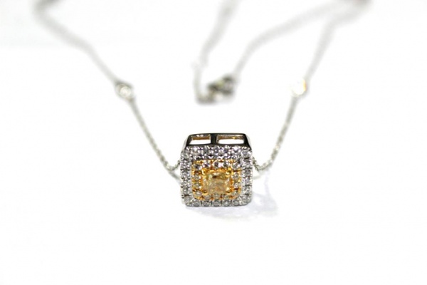 Joias . Espetacular brinco de ouro 18k com 14 quilates de esmer foto 8