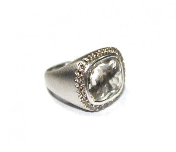 Joias . Carla Amorim. Pulseira de ouro 18k com diamantes. Peso foto 6