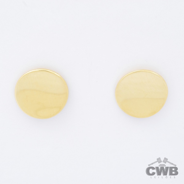ANTONIO BERNARDO - Brincos em Ouro Amarelo 18K, 1cm de diâmetro, peso de 1 gramas. Acompanha certificado de garantia CWB LEILÕES. (OBS: NÃO ACOMPANHAM TARRAXAS).