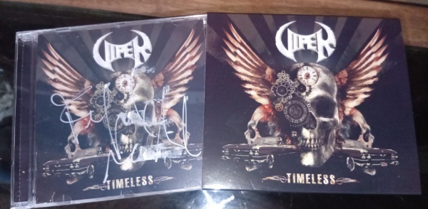 Joias . Pele de bateria com autógrafo da baterista Mike Portnoy foto 1