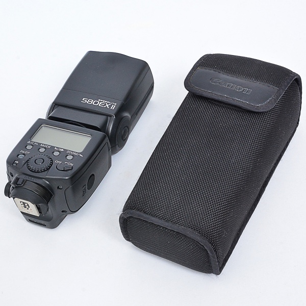 Antiguidades . CANON  - FLASH 580 EX II - Numerado, acondicionado em capa original protetora. ...