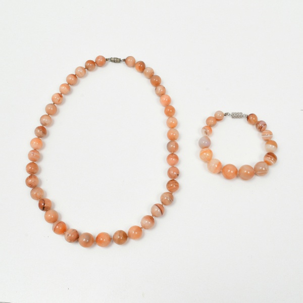 Antiguidades . BIJUTERIAS - Belíssimo conjunto de colar  e pulseira  em  bolas  lapidadas  de ...