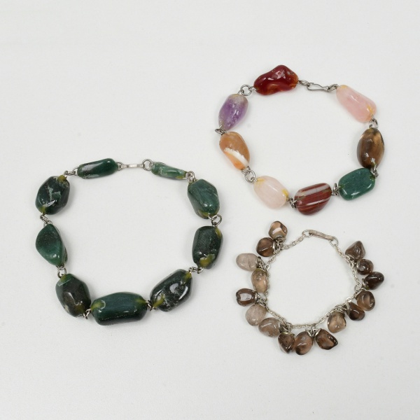 Antiguidades . BIJUTERIAS - Belíssimo conjunto de pulseiras em contas  lapidadas  de pedras ...