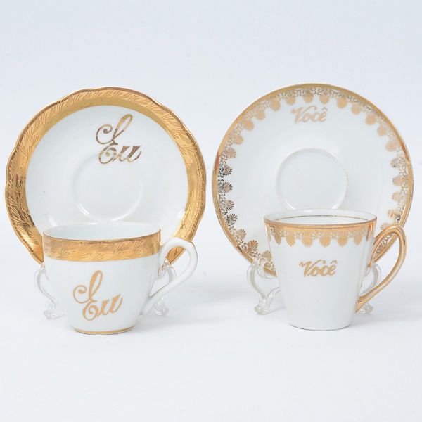 Antiguidades . STEATITA E  REAL - 02 xícaras com pires para café, em  porcelana branca ...