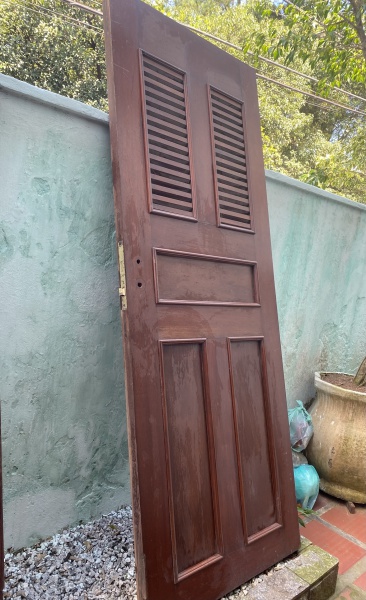 Joias . ANTIGA PORTA EM MADEIRA DE MOGNO . MEDIDAS : 207 CM DE foto 1