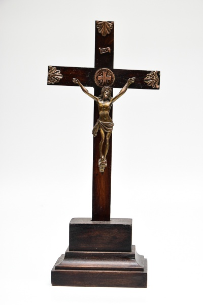 Joias . Escultura de arte sacra séc XVIII em madeira com olhos foto 1