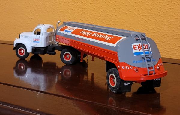 First Gear 1960 B61 Macks with fuel tractor and tanker