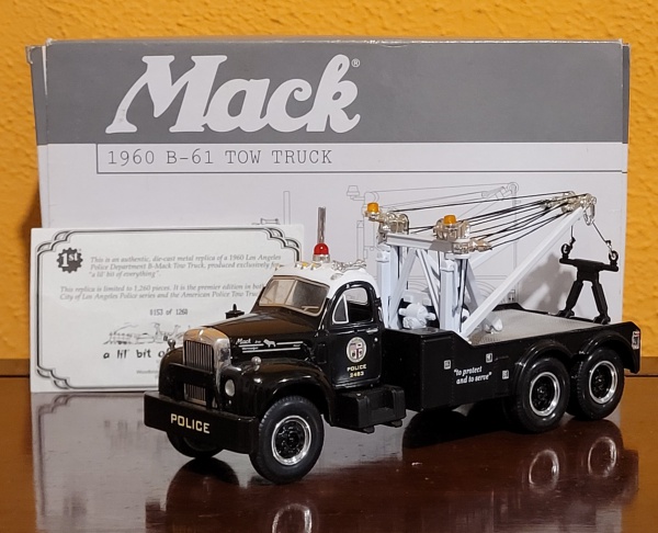 First Gear 1960 B61 Macks with fuel tractor and tanker