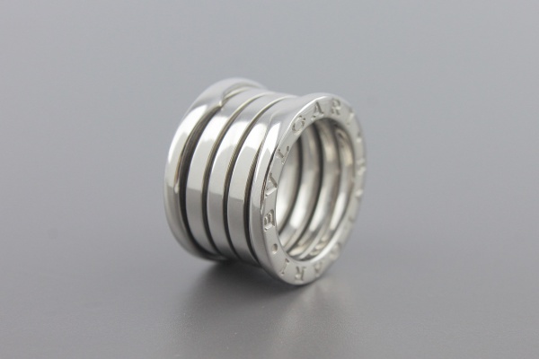 BULGARI Aliança em Ouro Branco 18k - Aro 10.5 / Largura 13mm - Peso: 11 gramas - Ref.:8039