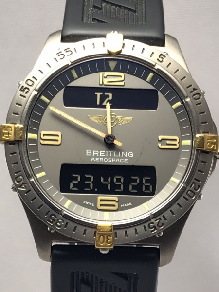 Joias . Breitling Aerospace em titânio com detalhes dourados, uma das linhas mais ...