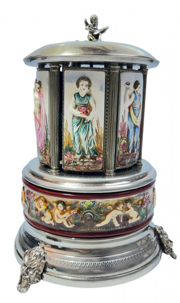 Joias . Belíssimo e imponente carrossel musical italiano, porcelana Capodimonte, ...