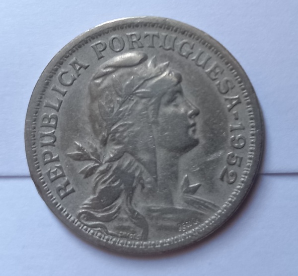 Joias . 1 CRUZEIRO.  1977.  DATA CHAVE.  FLOR DE CUNHO. foto 3