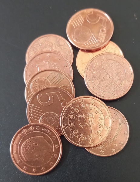 Joias . LOTE COM 77 MOEDAS DE 5 CENTS EURO,  SOB foto 1